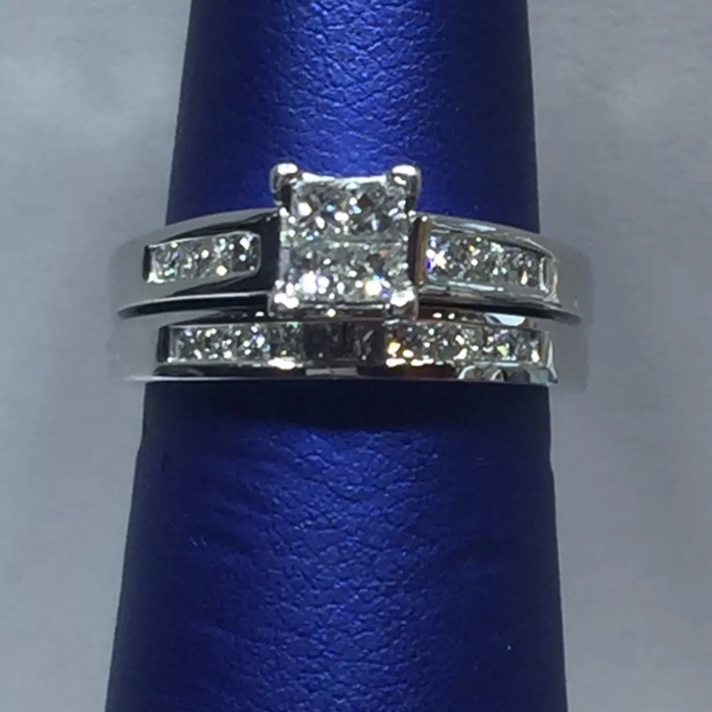 Lady’s Princess Cut Diamond Engagement Rings